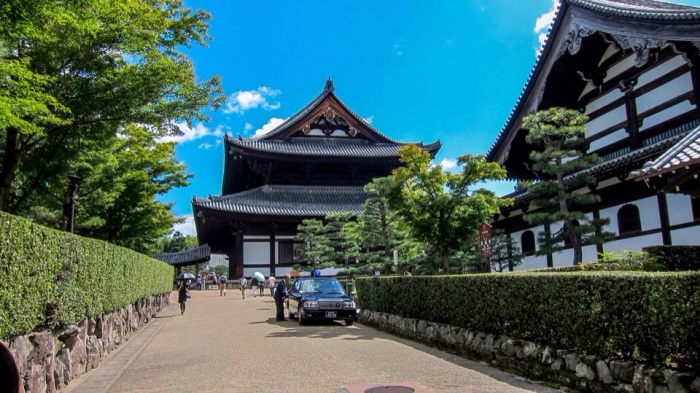 A comfortable and less hectic temple known as Tofuku-ji.